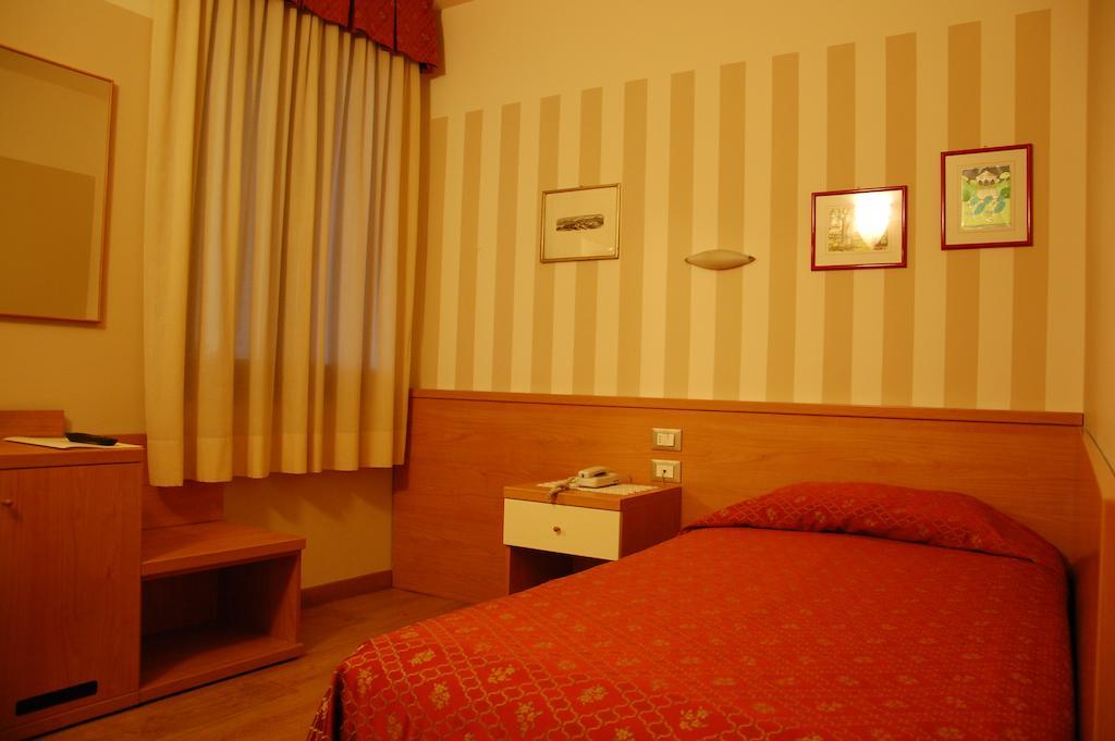 Hotel Belie San Martino di Lupari Bilik gambar